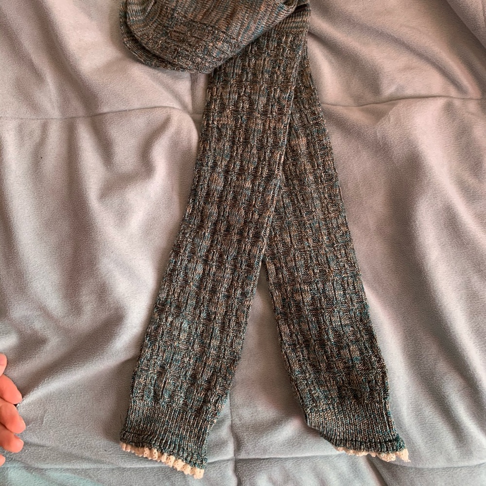 Adorable tall sox with frils